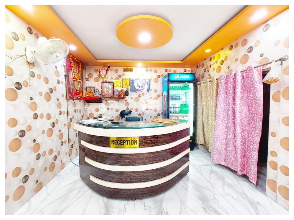 Goroomgo Krishna Charbagh Lucknow Near Railway Station Hotel in Lucknow