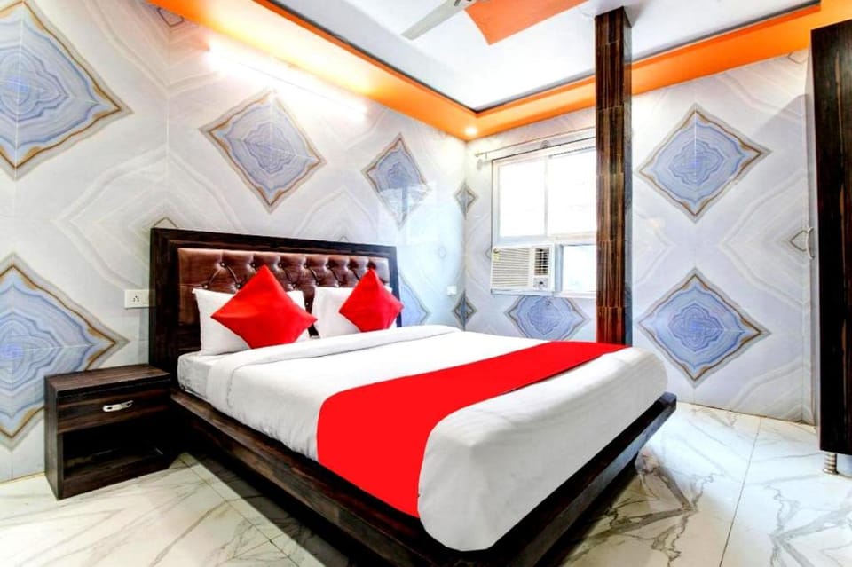 Goroomgo Krishna Charbagh Lucknow Near Railway Station Hotel in Lucknow
