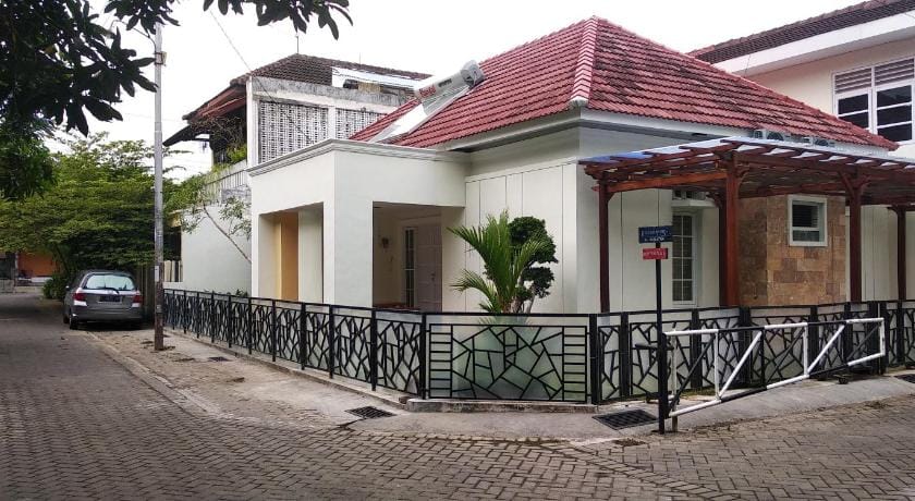 Omah Inap D24 Syariah near Universitas Aisyiah Yogyakarta Mitra RedDoorz Hotel in Special Region of Yogyakarta