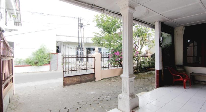 Wisma Sarjana Syariah - Khusus Putri Vacation rental in Special Region of Yogyakarta
