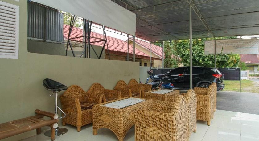 RedDoorz Syariah near Watervang Lubuk Linggau 2 Bed and Breakfast in Indonesia