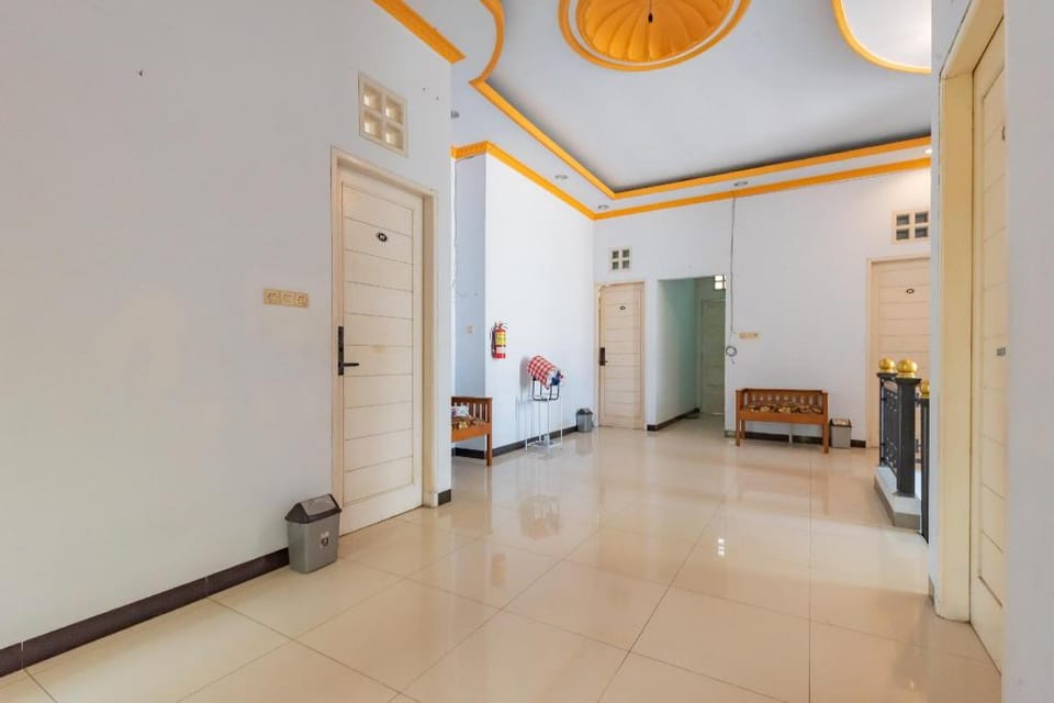 RedDoorz Syariah @ Puri Kalijaga Street Bed and Breakfast in West Java