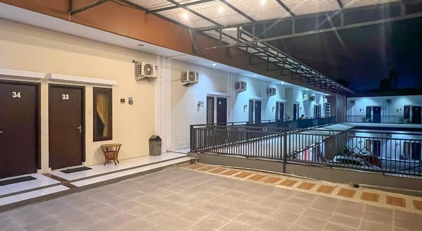 RedDoorz near Universitas Siliwangi Tasikmalaya Bed and Breakfast in West Java