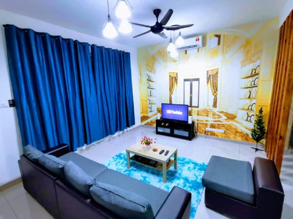 Entire House Best Desaru Beach & Bandar Penawar Homestay Waterpark Instamass Vacation rental in Johor