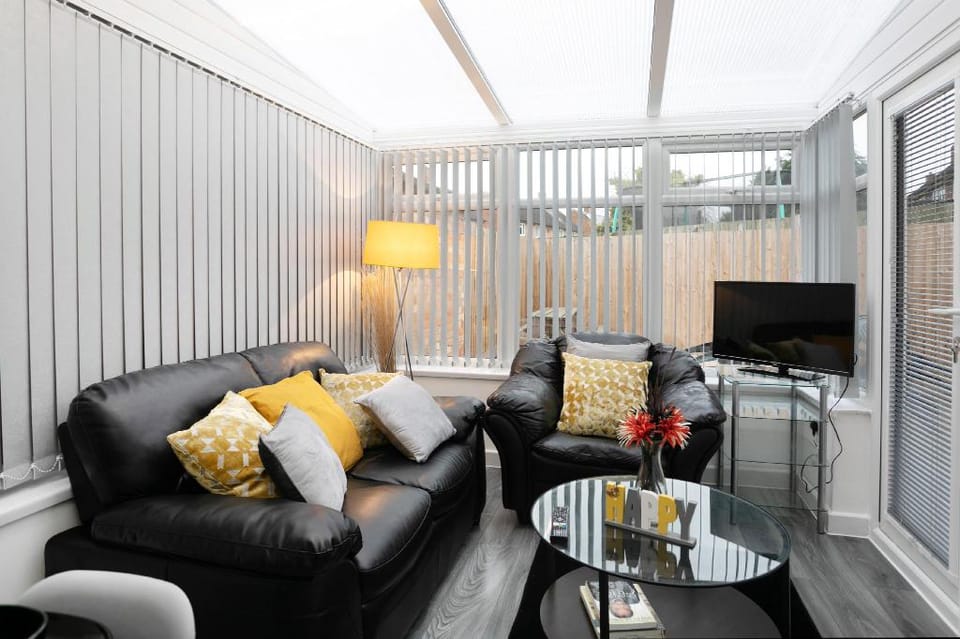 Nottingham Top Serviced Home (Chayil Experts) Vacation rental in Nottingham