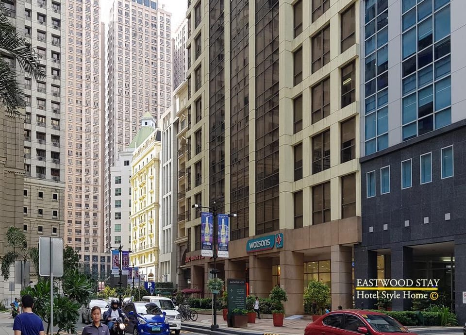 Eastwood Stay I Modern Apartment Apartment in Pasig
