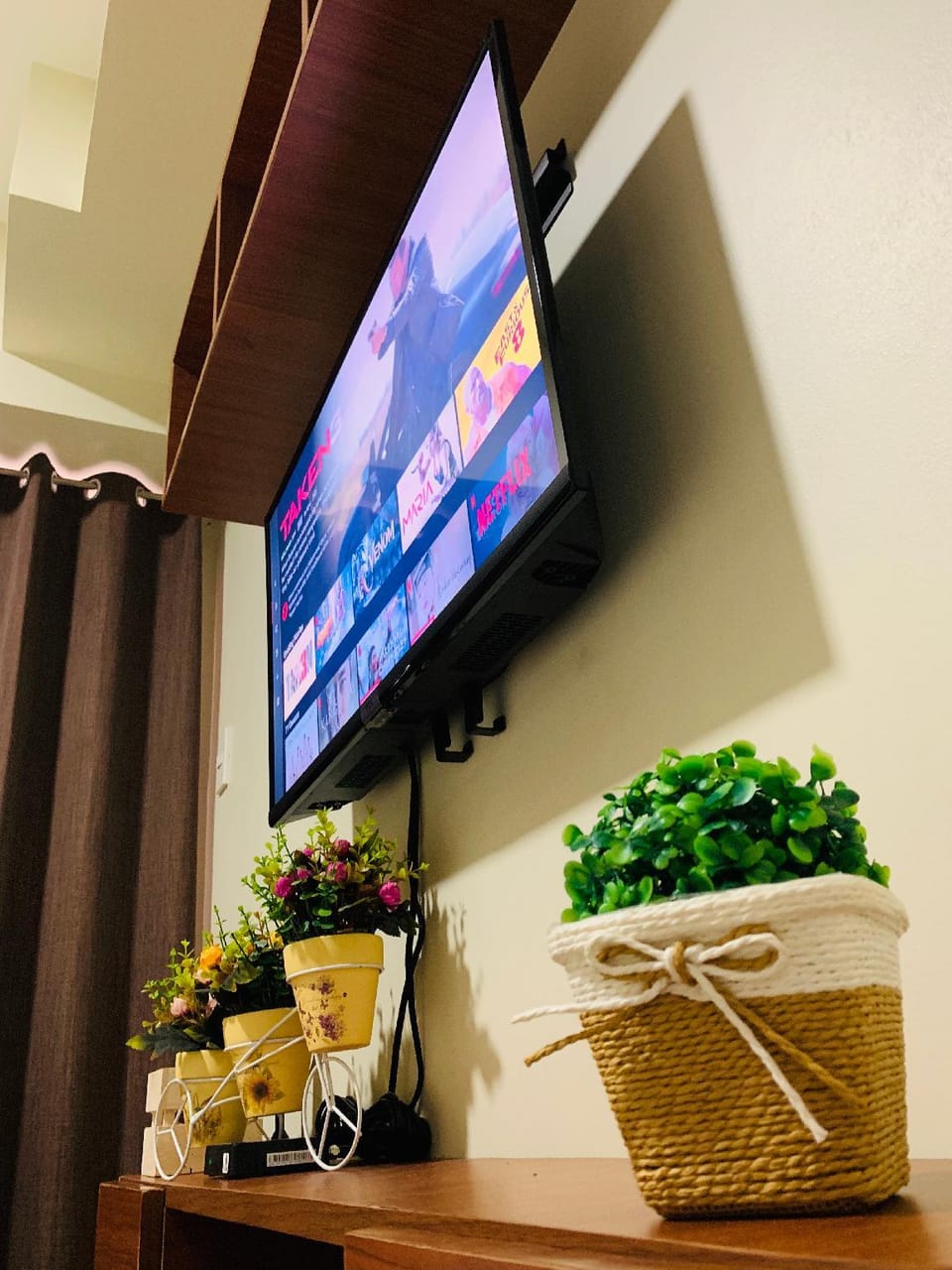 Viera residences Cozy Suite 25mbps netflix tvplus Apartment in Quezon City