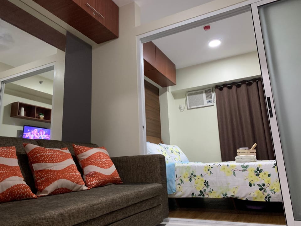 Viera residences Cozy Suite 25mbps netflix tvplus Apartment in Quezon City