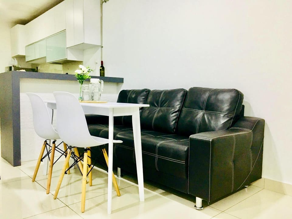 Seaview / Cityview Large Studio@KSL-Freeparking Apartment in Johor Bahru