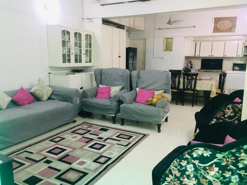 Furnished ground floor Apartment rent 8000/day Vacation rental in Lahore