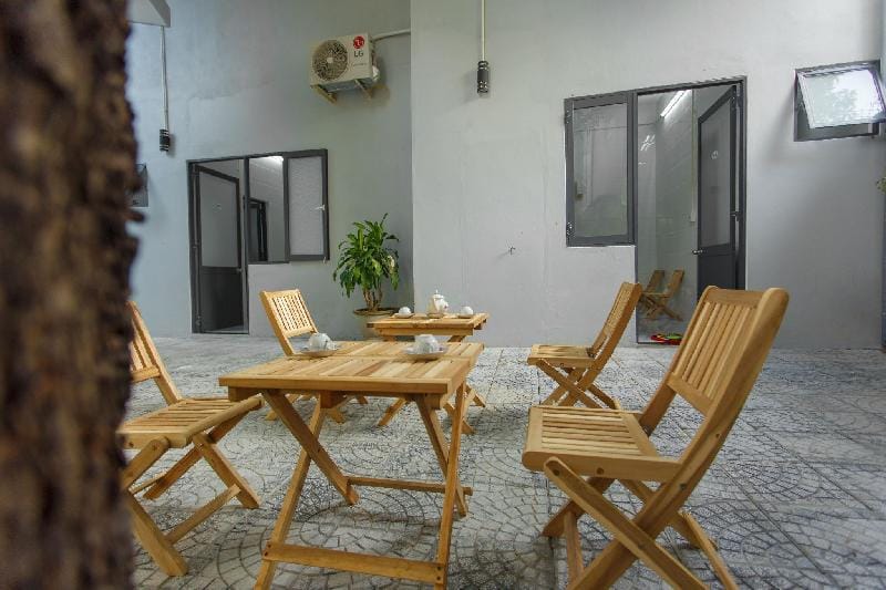 Double Room With Courtyard View and common kitchen Apartment in Laos