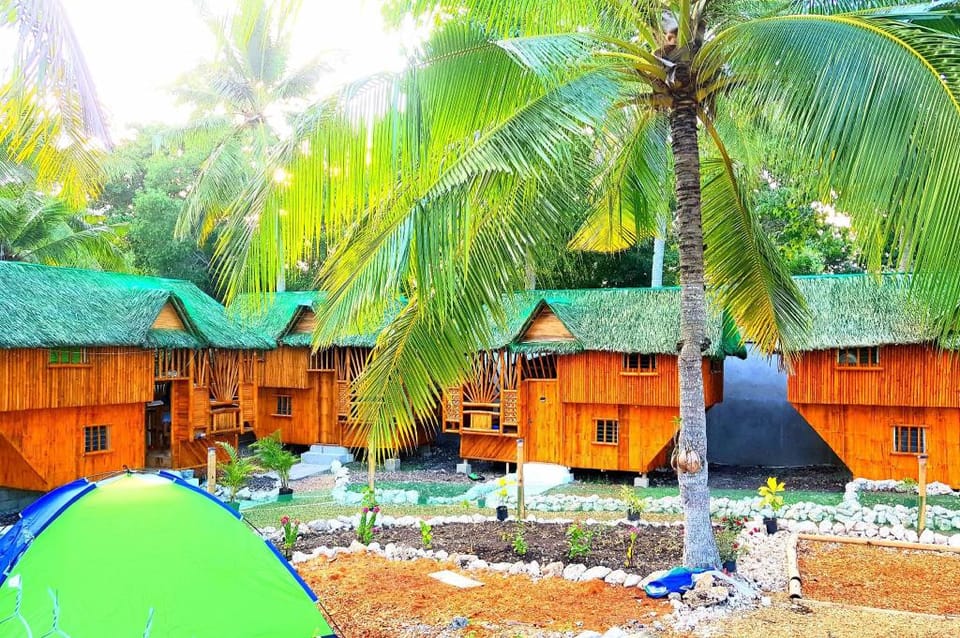 Nipa hut in Nirvana resort shared CR/hot shower Vacation rental in Central Visayas
