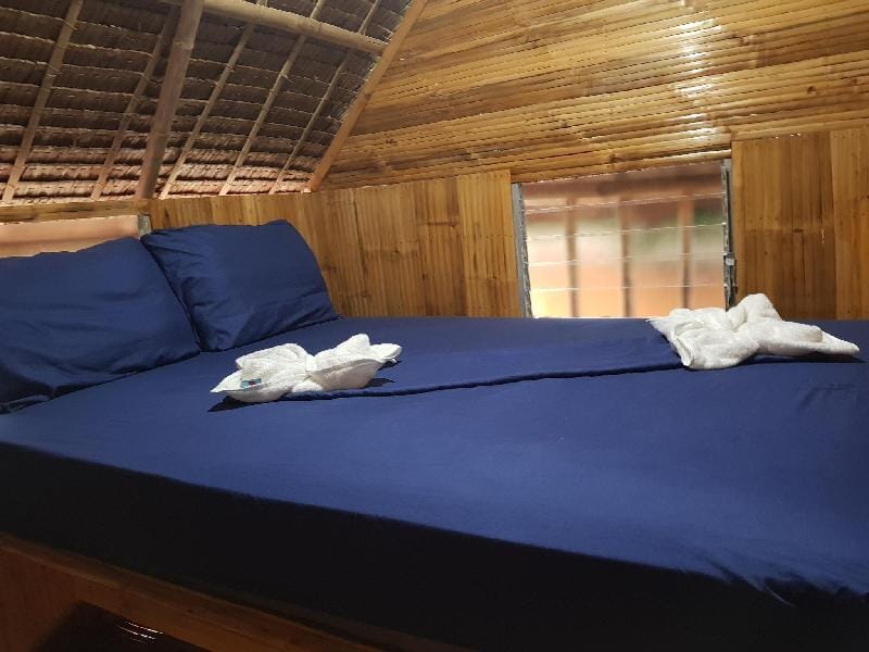 Bamboo house 1 - 2 rooms private bathroom @Nirvana Vacation rental in Central Visayas