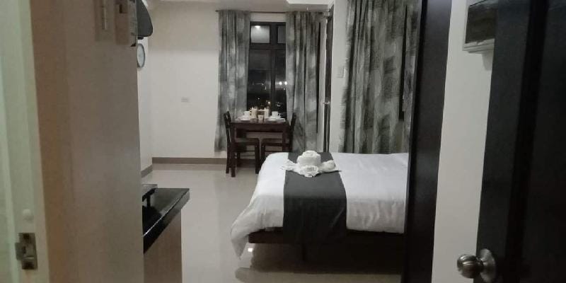 MABOLO GARDEN B3,FREE POOL,nearMALL+8pax-2studio Apartment in Lapu-Lapu City