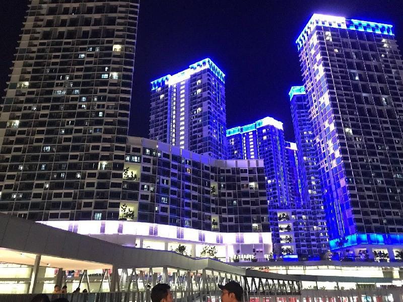 karyaSUITE@i-city FAMILY SUITE
WIFI NETFLIX [6p] Apartment in Selangor, Malaysia