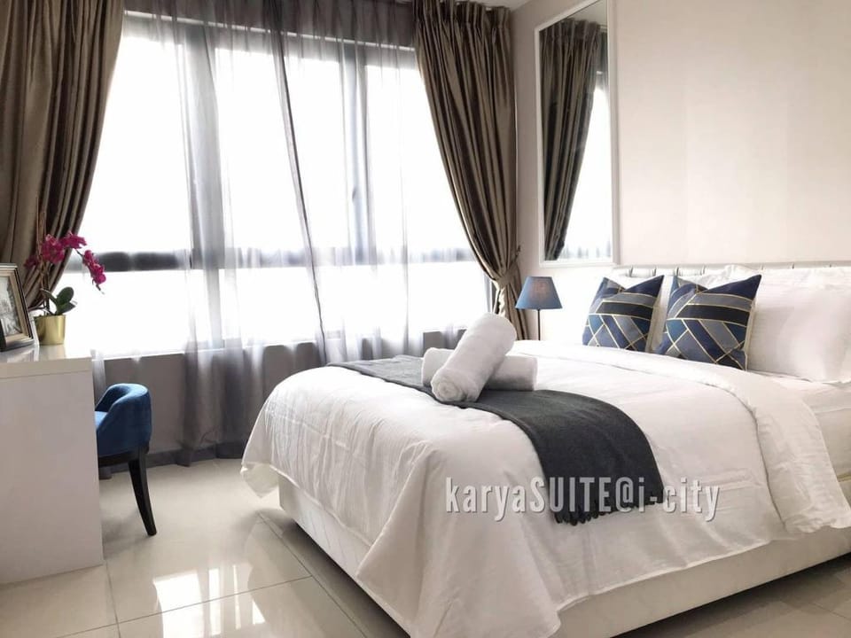 karyaSUITE@i-city DELUXE
Free WIFI & NETFLIX Apartment in Selangor, Malaysia