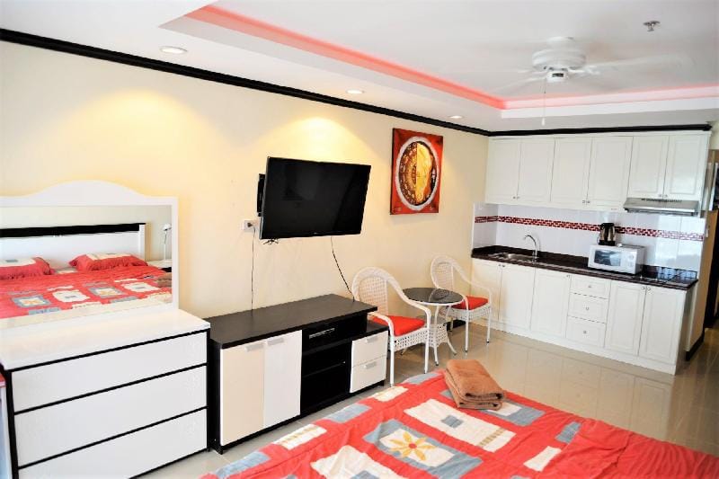 Jomtien beach condominium S2 Sea view apartment  Apartment in Pattaya City