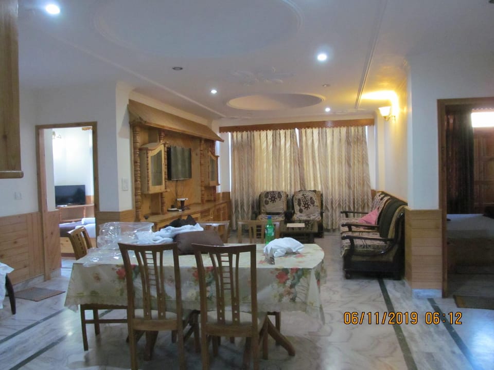 Comfortable 3 bedroom set with Splendid view Apartment in Himachal Pradesh