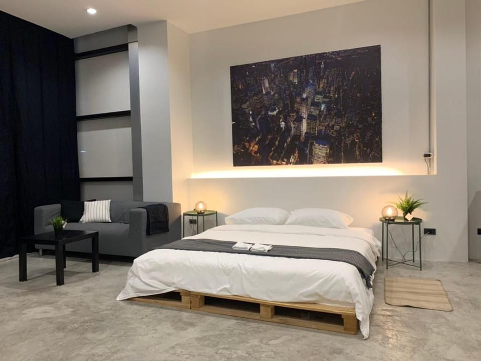 The Corner Bedroom (เดอะ คอนเนอร์ เบดรูม) Apartment in Bangkok