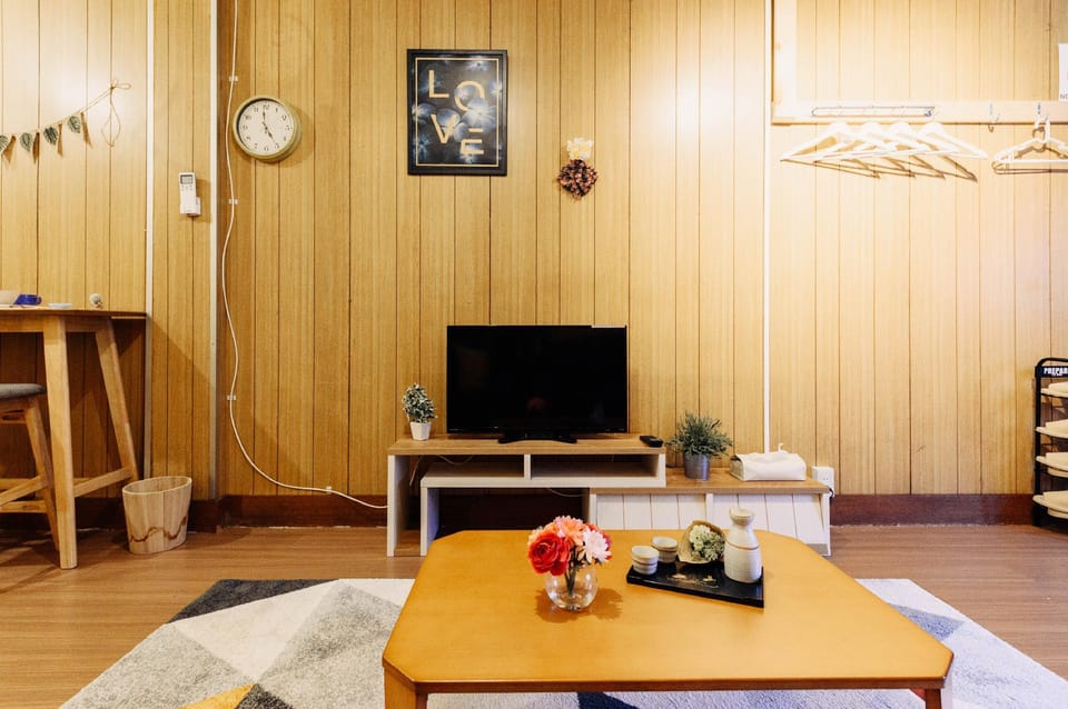Near Shinsekai/ Tsutenkaku Tower/7 mins to sta. Vacation rental in Osaka