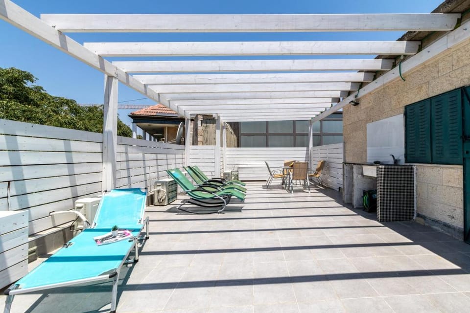 HaHavatselet Suite - Isrentals Apartment in Jerusalem
