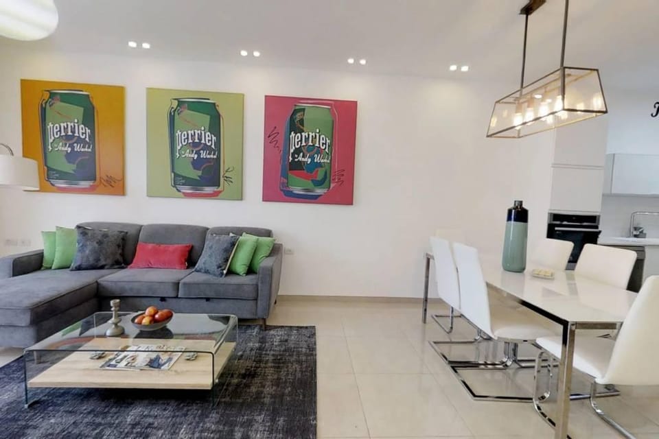 Exclusive Two-Bedroom Apartment With Parking Apartment in Jerusalem