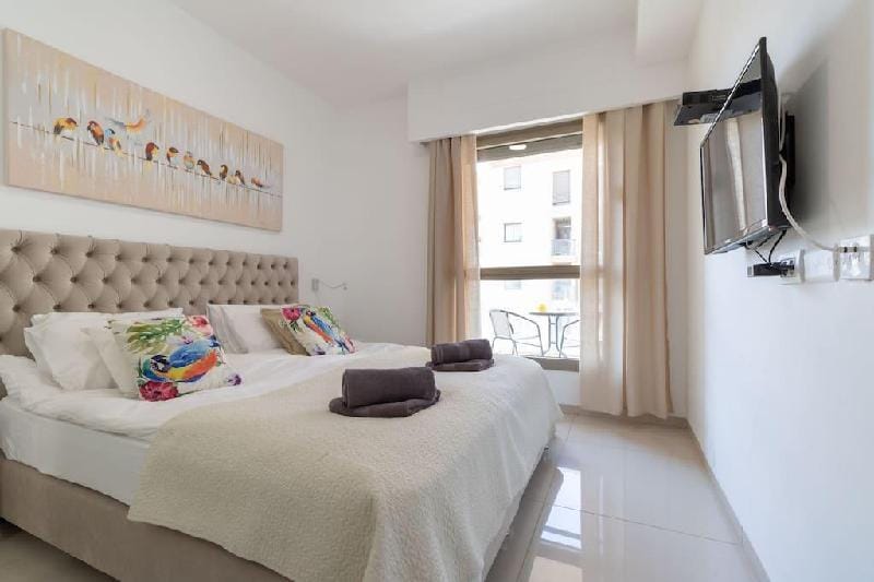 Luxury Apt/Parking/Terrace in heart of Jerusalem Apartment in Jerusalem
