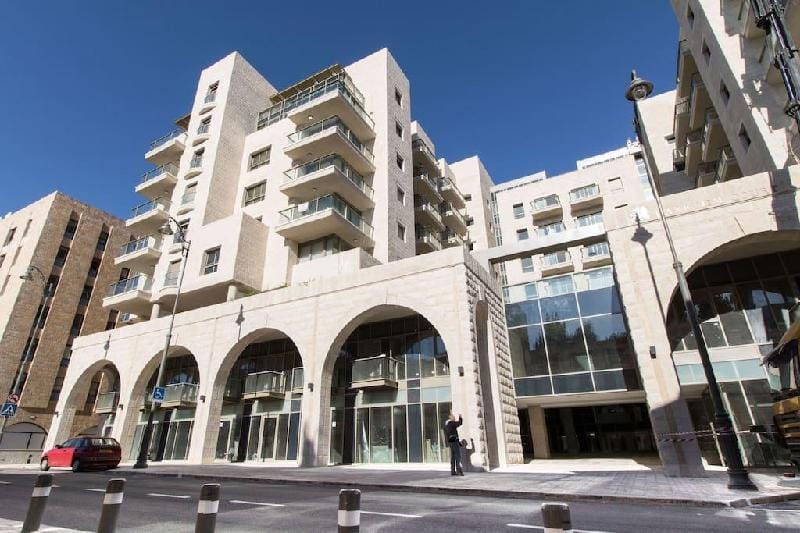 Luxury Apt/Parking/Terrace in heart of Jerusalem Apartment in Jerusalem