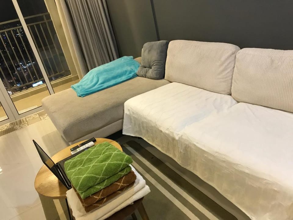 Sunrise city view, 1 bathroom, Quan 7. Apartment in Ho Chi Minh City