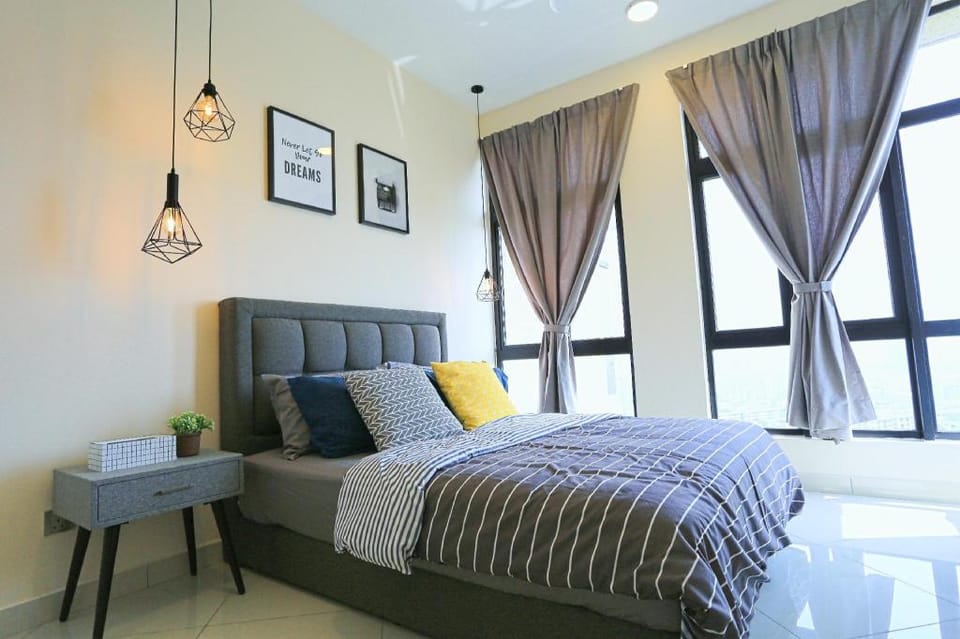 KLCC View | MRT | Spacious & Clean | WefieHome 01 Apartment in Federal Territory of Kuala Lumpur