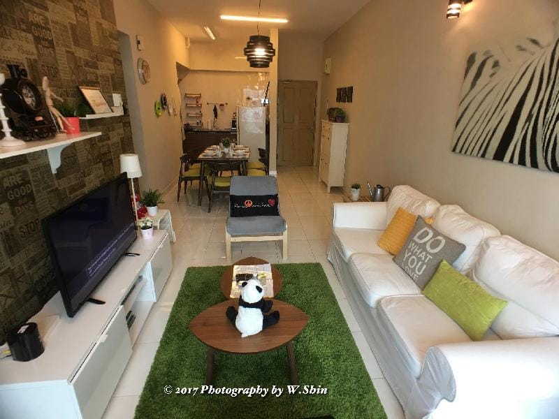 Homestay @ Subang Jaya KTM & LRT + High Speed INET Apartment in Subang Jaya