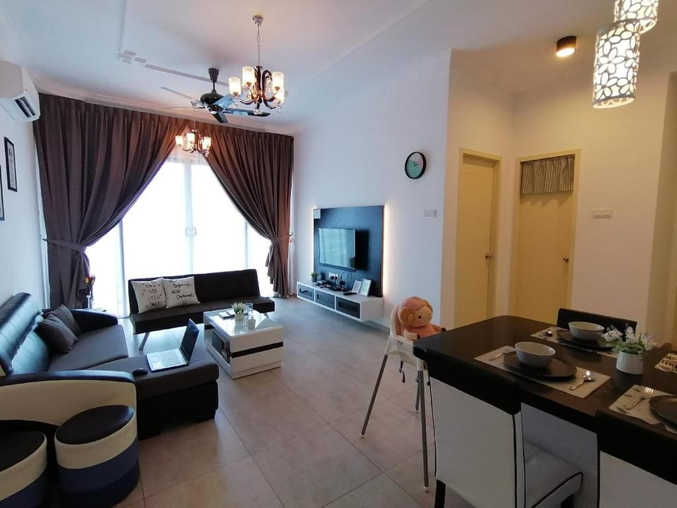 Melaka Atlantis StayYoung*Jonker*14Pax Apartment in Malacca