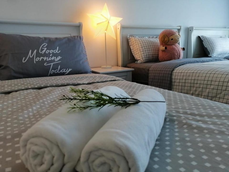 Melaka Atlantis StayYoung*Jonker*14Pax Apartment in Malacca