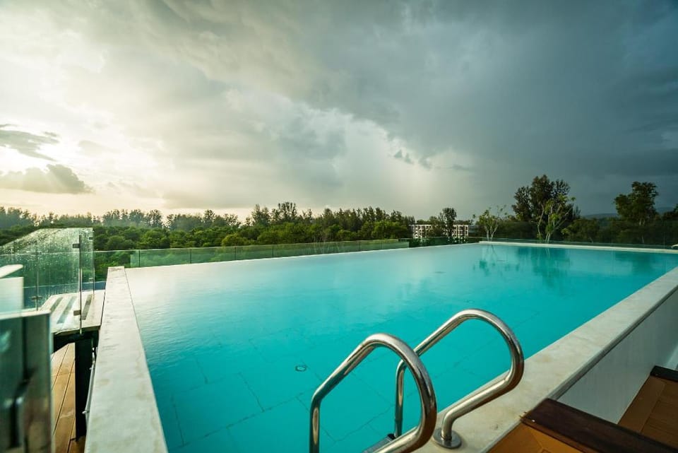 Oceanstone - modern condo near BangTao beach Apartment in Choeng Thale