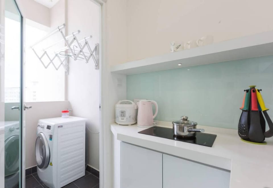 Georgetown @ Modern Suite 1-4 pax Apartment in George Town