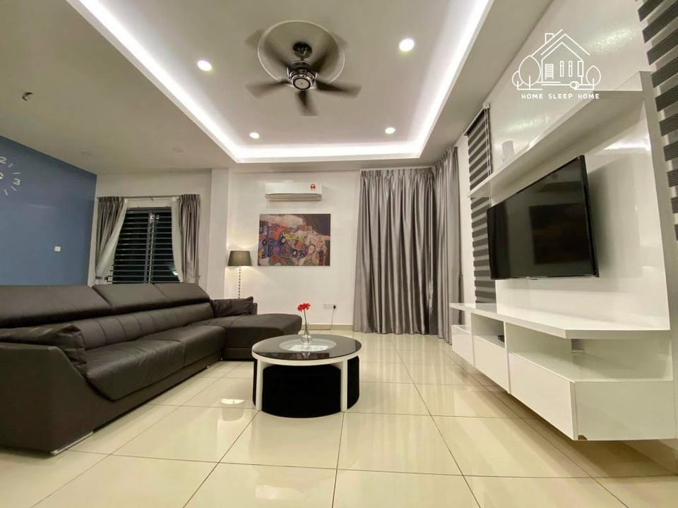 KTV 92 Home Sleep Home Langkawi 兰卡威/瓜镇/豪华别墅带私人小花园 Vacation rental in Kedah