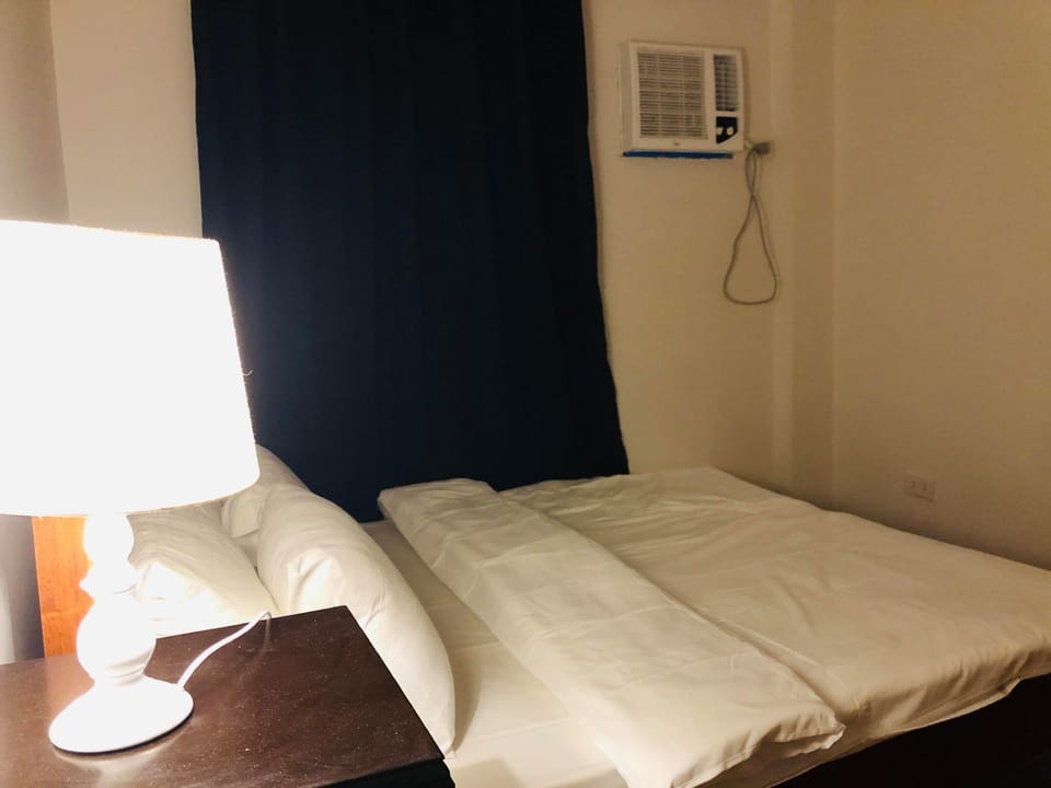 RJM Unit 5 Apartment [2 bedroom] Angeles W/ Wifi Apartment in Angeles