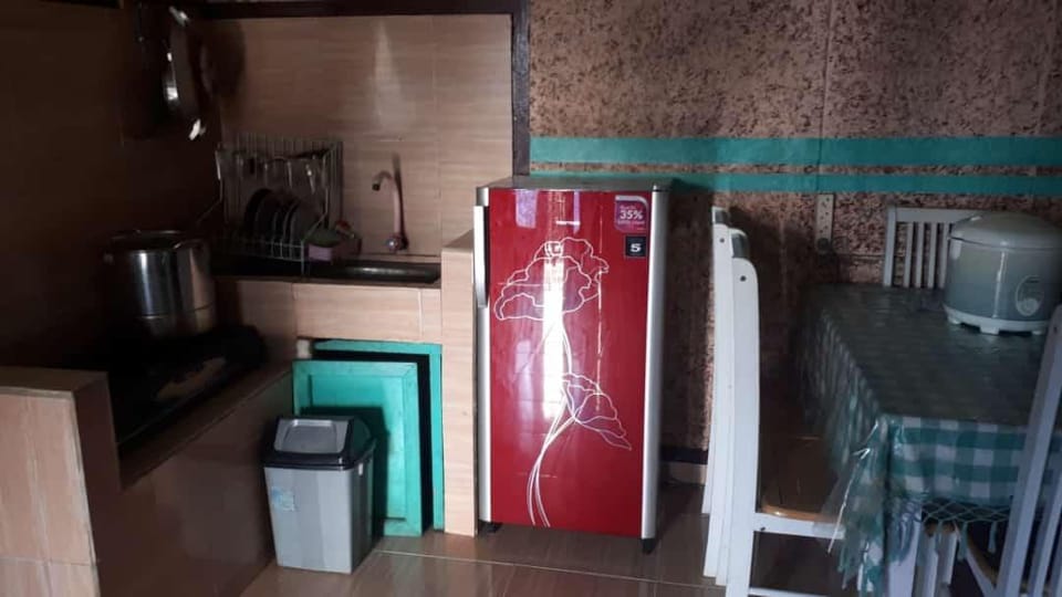 Kolam rendam dalam villa dan suasana pedesaan asri Villa in West Java