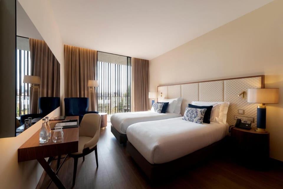Curio Collection by Hilton Boeira Garden Hotel Porto, Portug Hotel in Vila Nova de Gaia