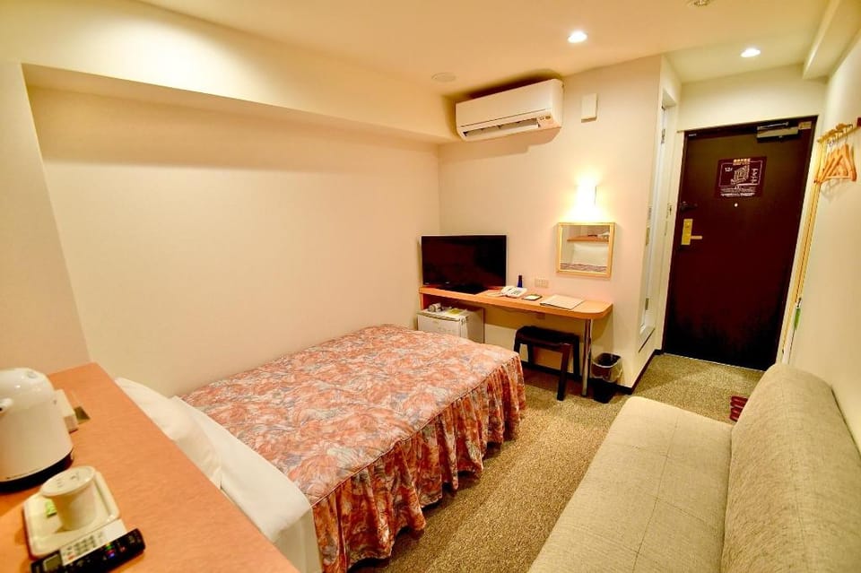 Himeji Ekimae Universal Hotel Minamiguchi Hotel in Hyogo Prefecture
