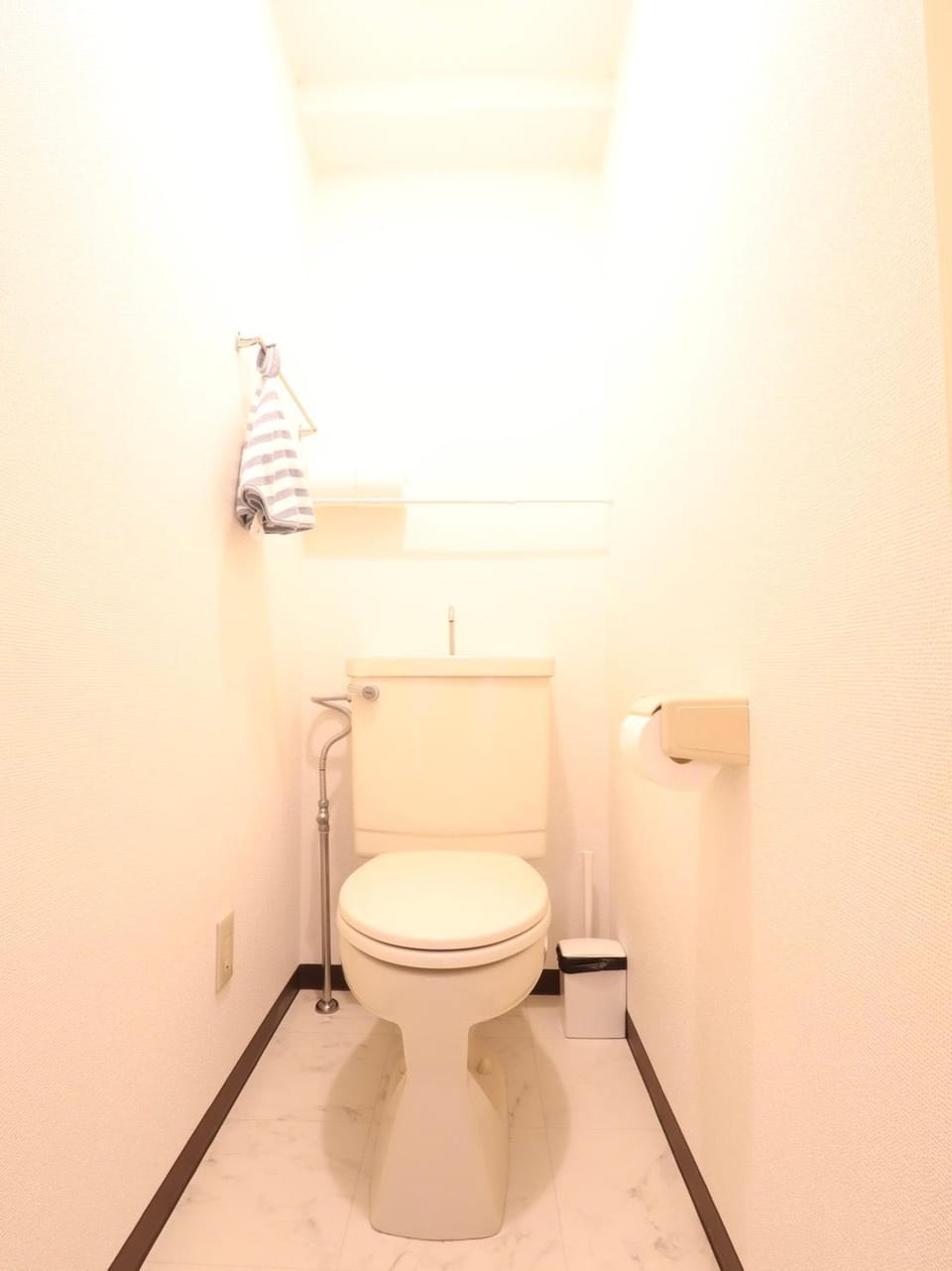 Chigasaki:【高速WiFiも新規設営！】鎌倉・江ノ島アクセス良/最上階/駅近/大人３名まで Apartment in Kanagawa Prefecture