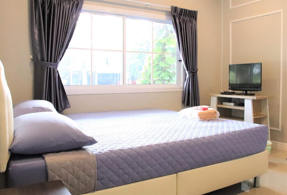 Ban Rom Mai Homestay 3 Bedrooms Vacation rental in Thailand
