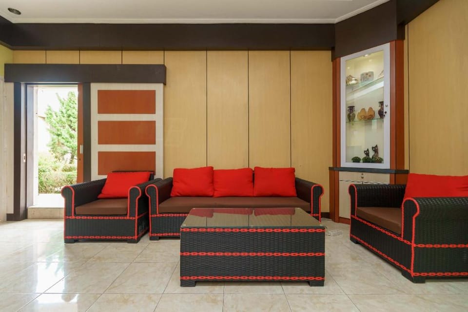 RedDoorz Syariah @ Mora Garden Bungo Bed and Breakfast in Indonesia
