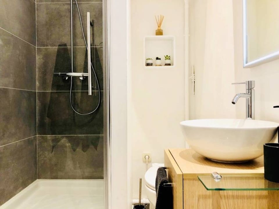 Modern studio near Eiffel Tower and Bir-Hakeim Apartment in Paris