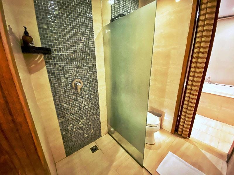 Wild Heart Independent Garden View Suite Apartment in China