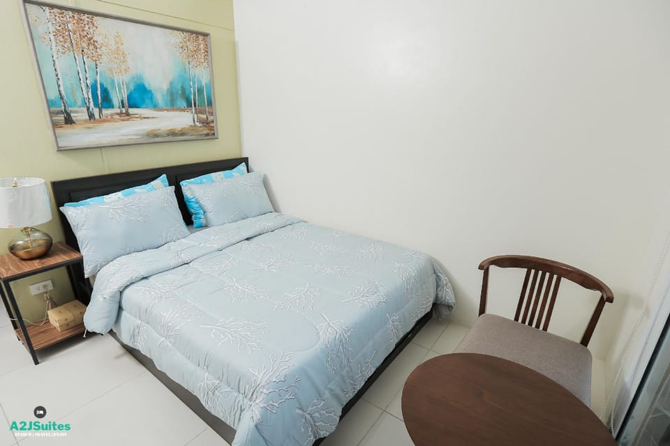 A2JSuites SMARTHOME Taal View Suite Near Skyranch Apartment in Tagaytay
