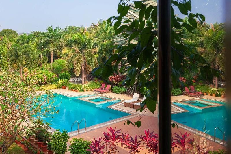StayVista at Moksh Villa - BBQ & Jacuzzi Villa in Maharashtra