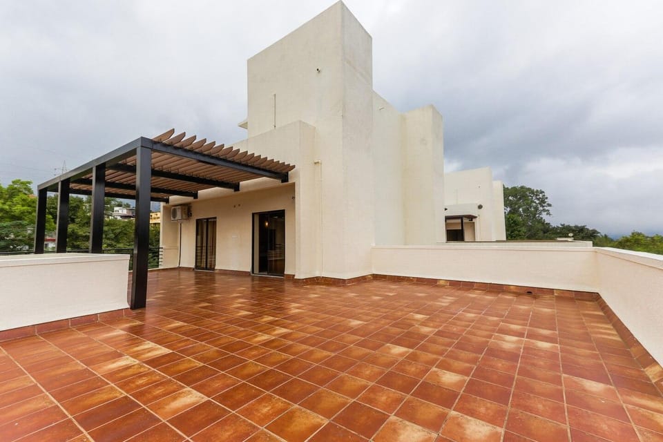 Greenwoods Nine by Vista Rooms Villa in Lonavla