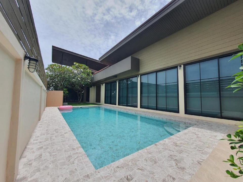 Ban Amphur Pool Villa Villa in Pattaya City