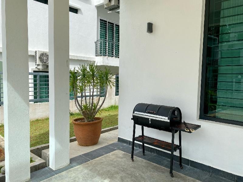 Hartamas Hilltop Villa | 4BR | near Bentong Town Vacation rental in Selangor, Malaysia